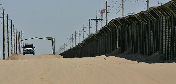Why Is an Israeli Defense Contractor Building a ‘Virtual Wall’ in the Arizona Desert?