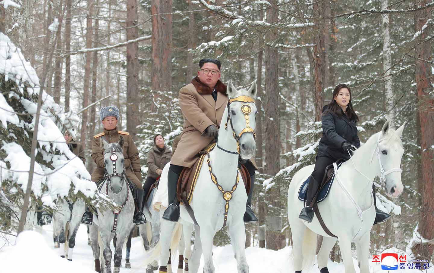 Kim-Jong-Un-Horseback-ap-2-img.jpg