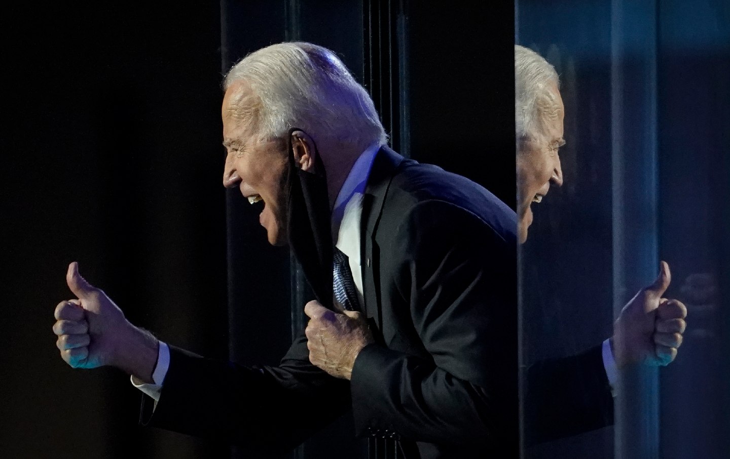 Biden-Thumbsup-gt-img