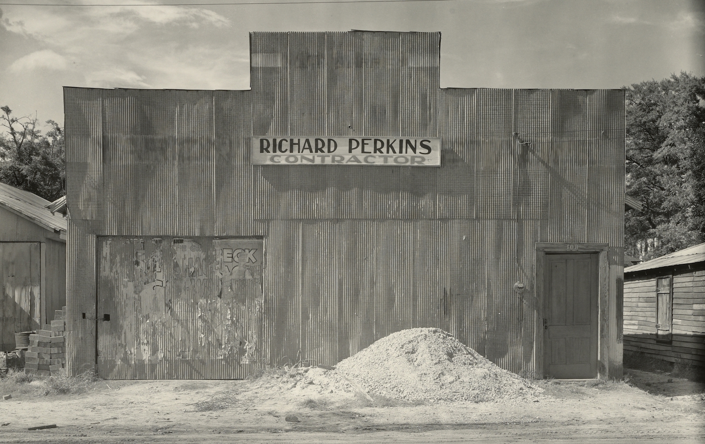 Corrugated Tin Facade / Tin Building WALKER EVANS