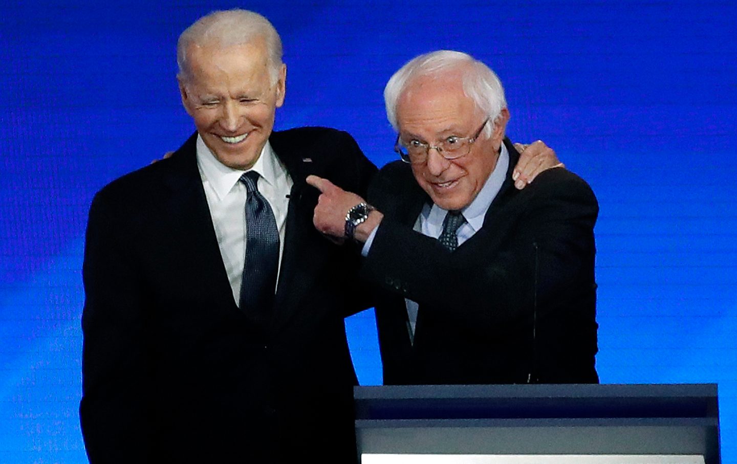 总统乔·拜登和参议员伯尼·桑德斯在 2020 年总统初选辩论中。