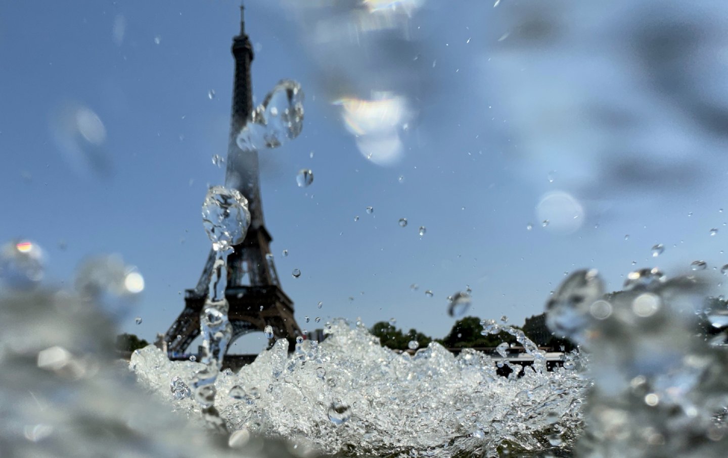 The Eiffel Tower can be seen behind the Seine. The men’s triathlon at the Olympic Games in Paris has been postponed due to dirty water in the river.