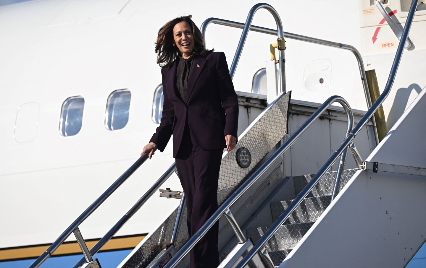 Kamala Harris disembarks from Air Force Two upon arrival at Detroit Metropolitan Wayne County Airport in Romulus, Michigan, on September 19, 2024.