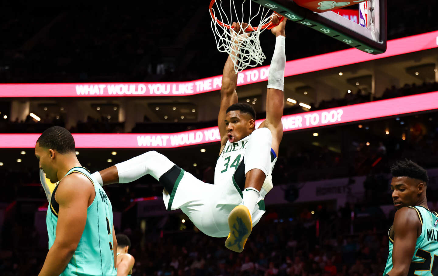 Giannis Antetokounmpo of the Milwaukee Bucks dunks at Spectrum Center on November 16, 2024, in Charlotte, North Carolina.