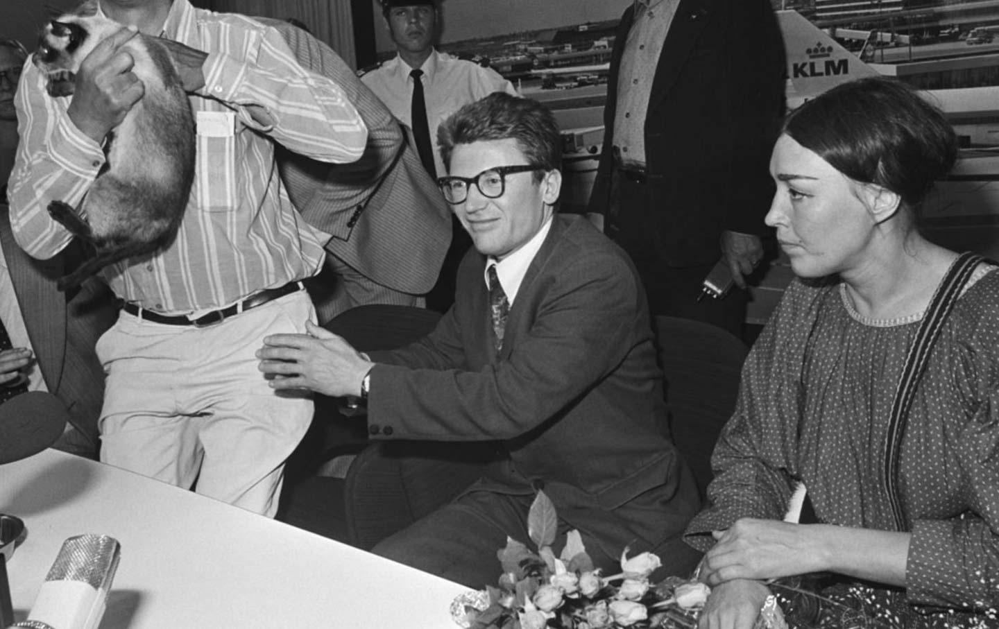 Andrei and Gyuzel Almarik upon arriving in the Netherlands in 1976.