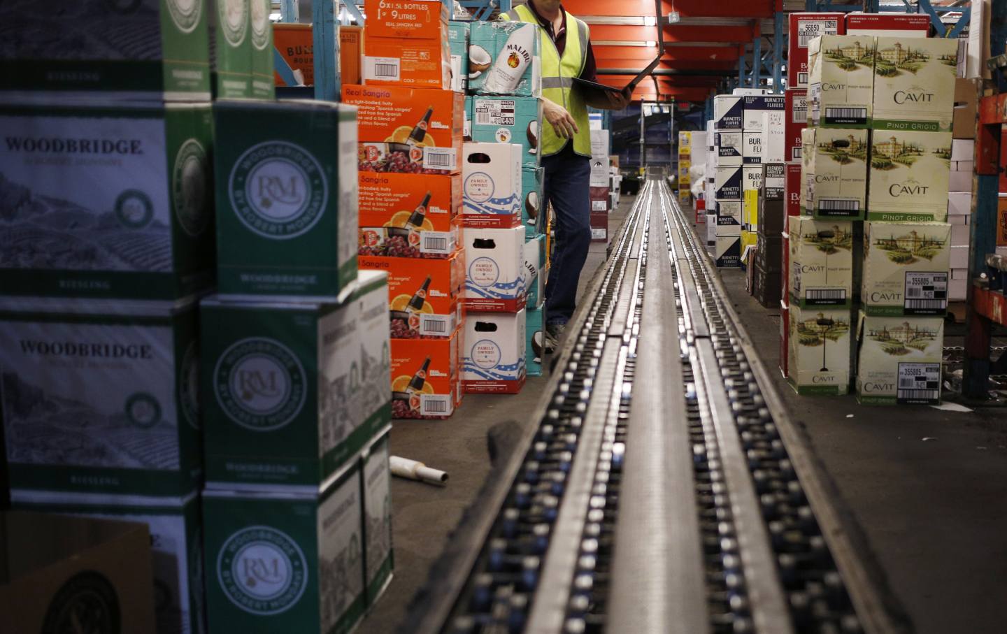 A conveyer belt inside the warehouse at Southern Glazer's Wine and Spirits LLC distribution center in Louisville, Kentucky.