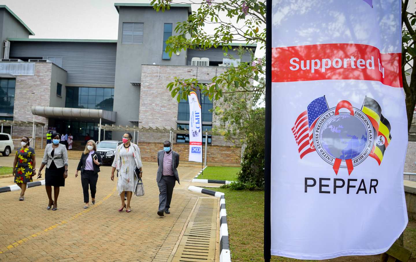 The US ambassador to Uganda, Natalie A. Brown, visits the PEPFAR-supported National Health Laboratory and Diagnostic Services facility in Kampala, Uganda.